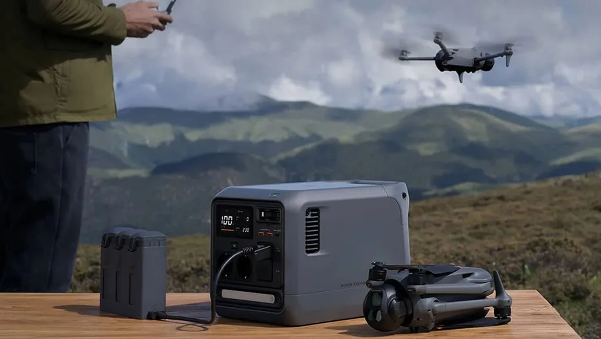 Портативная электростанция DJI Power 1000 mini (1000Вт) — ракурс 20